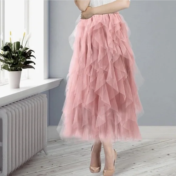 Elegant Pink Layered Skirt - Picture 2 of 4